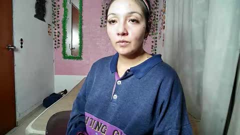 Snapshot of sexy_lolas chatting on November 20, 12:33 am sexy lolas online show from November 20, 12:33 am