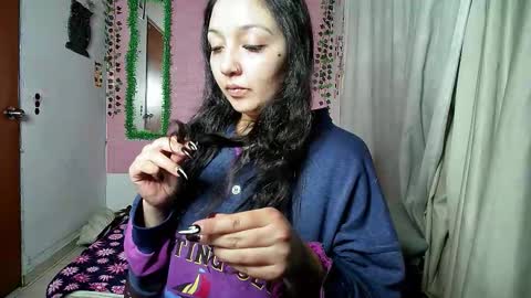 Snapshot of sexy_lolas chatting on November 21, 6:12 am sexy lolas online show from November 21, 6:12 am