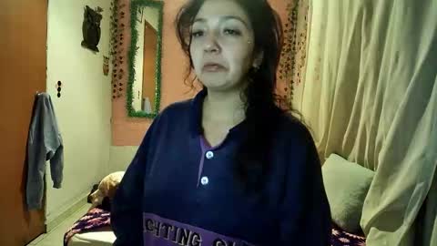 Snapshot of sexy_lolas chatting on November 22, 12:42 am sexy lolas online show from November 22, 12:42 am