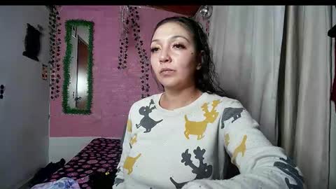 Snapshot of sexy_lolas chatting on December 5, 4:10 am sexy lolas online show from December 5, 4:10 am