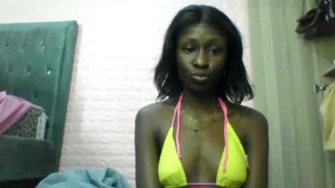 sexy_lyn852 online show from October 27, 10:47 pm