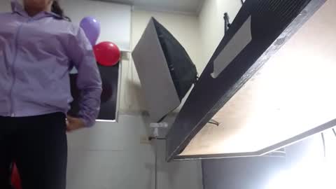 Snapshot of sexy_mature_hot01 chatting on October 9, 12:14 pm MARIPOSA online show from October 9, 12:14 pm