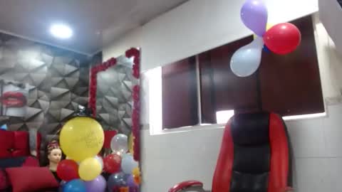 Snapshot of sexy_mature_hot01 chatting on October 11, 12:04 pm MARIPOSA online show from October 11, 12:04 pm