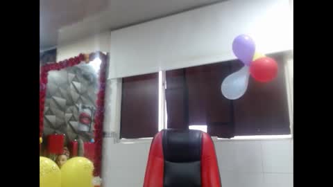 Snapshot of sexy_mature_hot01 chatting on October 15, 1:55 pm MARIPOSA online show from October 15, 1:55 pm