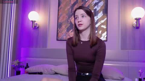 Snapshot of sexy_me_bb chatting on October 9, 1:09 pm Alison online show from October 9, 1:09 pm