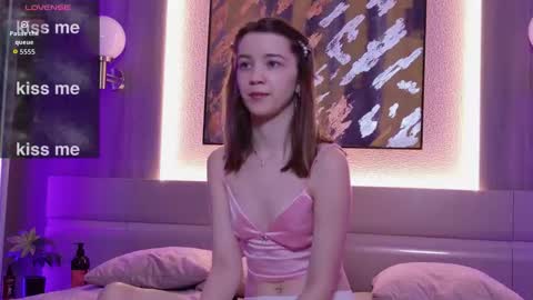 Snapshot of sexy_me_bb chatting on October 15, 1:11 pm Alison online show from October 15, 1:11 pm