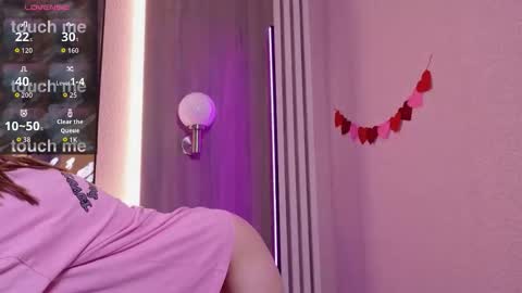 Snapshot of sexy_me_bb chatting on October 18, 12:06 pm Alison online show from October 18, 12:06 pm