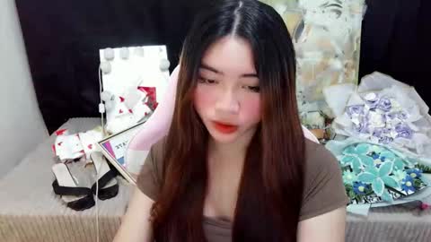 Snapshot of sexy_mikaxoxo chatting on May 28, 11:13 pm mika online show from May 28, 11:13 pm