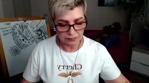 Snapshot of sexy_milffa chatting on August 6, 8:38 am sexy_milffa online show from August 6, 8:38 am