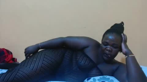 Snapshot of sexy_mummy25 chatting on December 18, 12:49 am sexy_mummy25 online show from December 18, 12:49 am