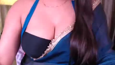 Snapshot of sexy_myra18 chatting on March 16, 5:44 am myra online show from March 16, 5:44 am