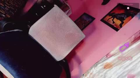 Snapshot of sexy_mysterious_dirty_girl chatting on November 15, 7:27 am queen online show from November 15, 7:27 am