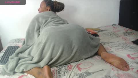 Jhoana online show from December 8, 4:04 am