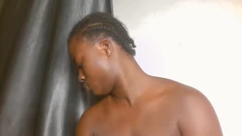 sexy_petitqueen online show from March 2, 3:52 am