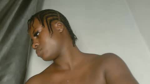 sexy_petitqueen online show from March 24, 3:44 am