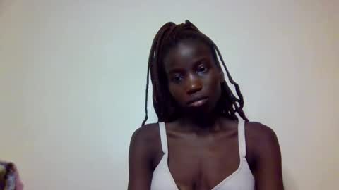 sexy_petittie online show from October 3, 6:21 am