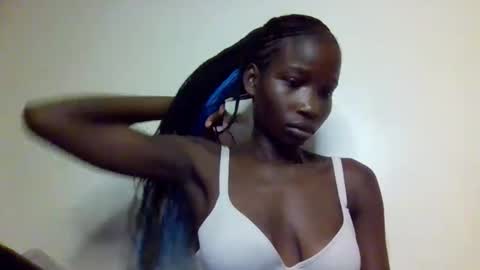 sexy_petittie online show from October 15, 7:30 am