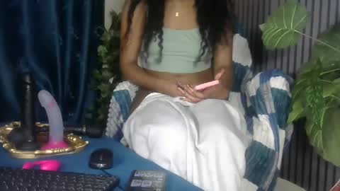 sexy pigeon online show from April 20, 11:24 am