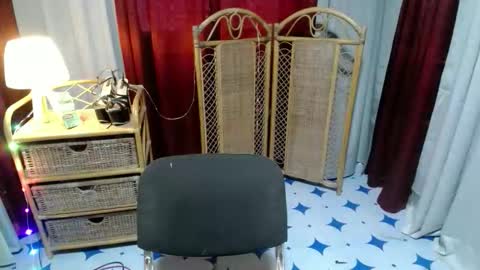 angela online show from March 27, 7:14 am