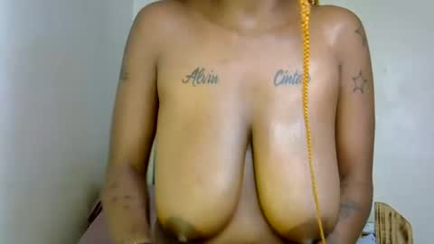 Snapshot of sexy_quinter chatting on June 21, 4:42 pm Quinter online show from June 21, 4:42 pm