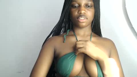 Snapshot of sexy_sinaha chatting on January 11, 1:01 pm naomi online show from January 11, 1:01 pm