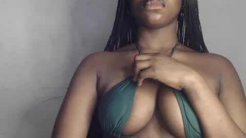 Snapshot of sexy_sinaha chatting on February 3, 2:14 am naomi online show from February 3, 2:14 am