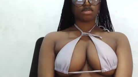 Snapshot of sexy_sinaha chatting on February 7, 6:56 am naomi online show from February 7, 6:56 am