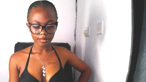 Rae online show from October 25, 1:24 am
