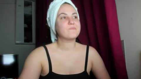 Snapshot of sexy_slimm25 chatting on April 7, 11:04 pm Slimm online show from April 7, 11:04 pm