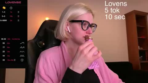 Sexy-Sweets online show from October 2, 8:05 pm