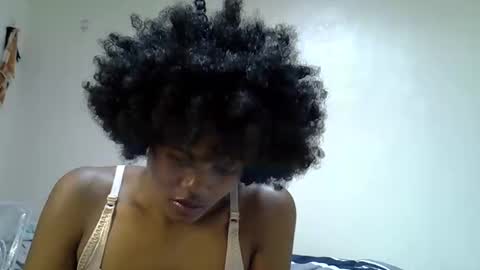 Snapshot of sexy_vero01 chatting on June 8, 1:44 pm sexy_vero01 online show from June 8, 1:44 pm