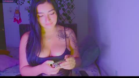Snapshot of sexy_violett18 chatting on August 6, 1:07 am sexy_violett18 online show from August 6, 1:07 am