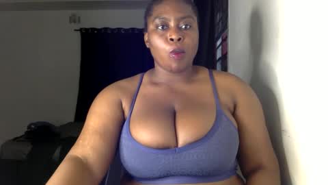 Snapshot of sexy_wet_ria chatting on May 26, 8:21 am ria online show from May 26, 8:21 am
