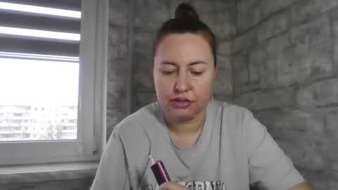 Olivia online show from December 2, 7:14 am