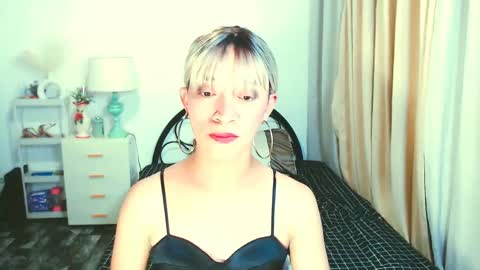 Snapshot of sexy_yllona chatting on June 3, 9:12 am sexy_yllona online show from June 3, 9:12 am