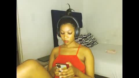 Snapshot of sexyalender02 chatting on November 14, 7:56 pm sexyalender02 online show from November 14, 7:56 pm