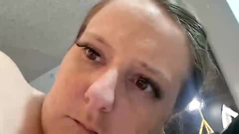 sexyandsucking online show from April 23, 8:11 pm