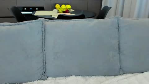 Lou online show from February 2, 10:39 pm