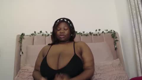 Snapshot of sexyangiexx chatting on September 16, 11:06 pm Angie online show from September 16, 11:06 pm