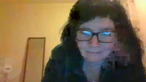 Snapshot of sexybabe41 chatting on February 7, 1:15 am sexymilfy online show from February 7, 1:15 am