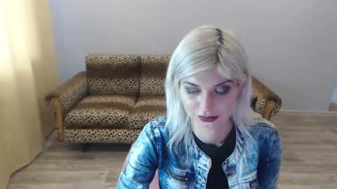 Snapshot of sexybeatriice chatting on January 7, 10:22 am sexybeatriice online show from January 7, 10:22 am