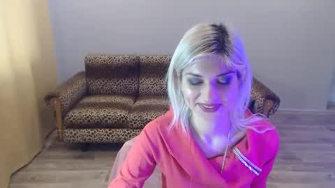 Snapshot of sexybeatriice chatting on February 1, 10:15 am sexybeatriice online show from February 1, 10:15 am