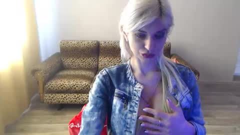 Snapshot of sexybeatriice chatting on February 28, 7:37 am sexybeatriice online show from February 28, 7:37 am