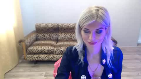 sexybeatriice online show from October 31, 8:04 am