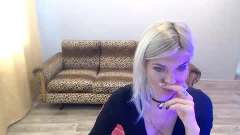 sexybeatriice online show from November 12, 7:42 am