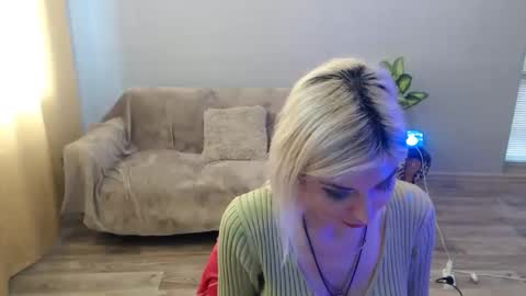 sexybeatriice online show from April 23, 6:47 am