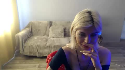 Snapshot of sexybeatriice chatting on May 21, 6:31 am sexybeatriice online show from May 21, 6:31 am