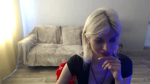 Snapshot of sexybeatriice chatting on June 9, 6:14 am sexybeatriice online show from June 9, 6:14 am