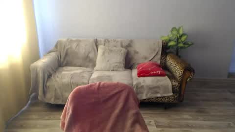 Snapshot of sexybeatriice chatting on August 5, 6:27 am sexybeatriice online show from August 5, 6:27 am