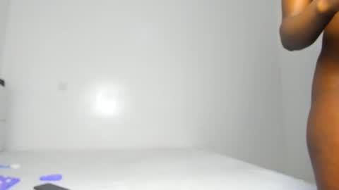 sexybootydoll online show from May 10, 8:58 pm